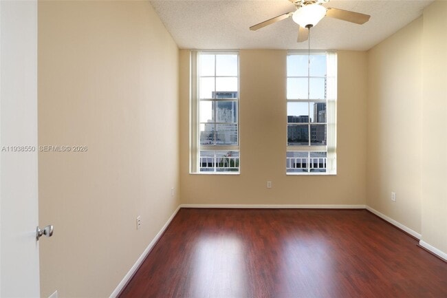 Building Photo - 520 SE 5 Ave