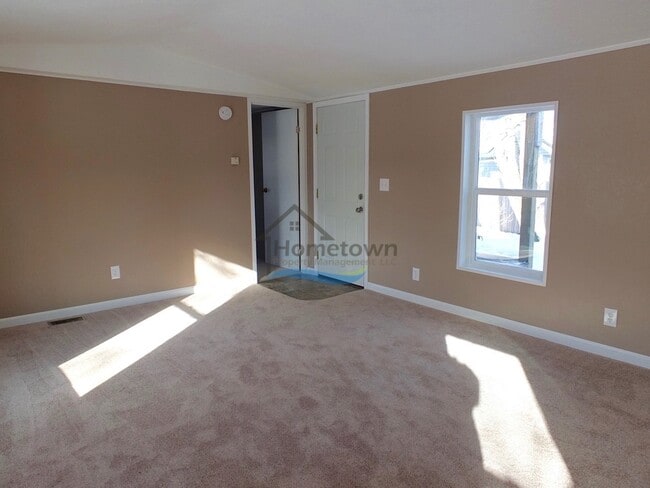 Building Photo - Beautiful & Clean 2 Bed 1 Bath Manufacture...