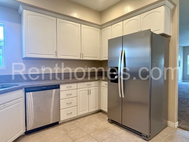 Building Photo - 2065 Cherokee Ln