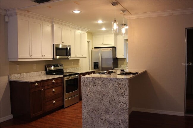 Building Photo - 3125 S Lockwood Ridge Rd