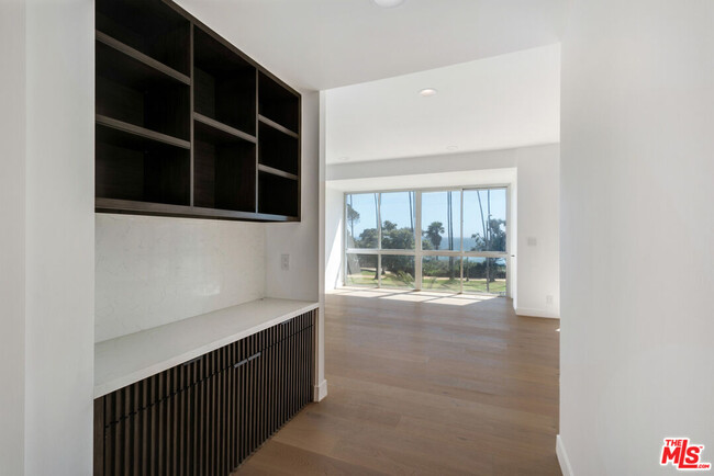 Building Photo - 515 Ocean Ave