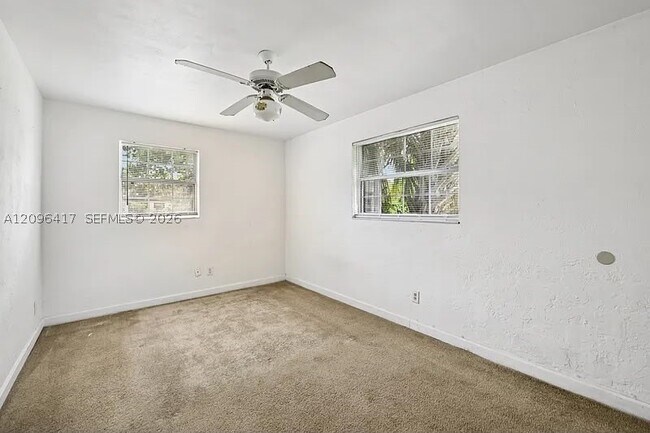 Building Photo - 911 Shady Park Terrace