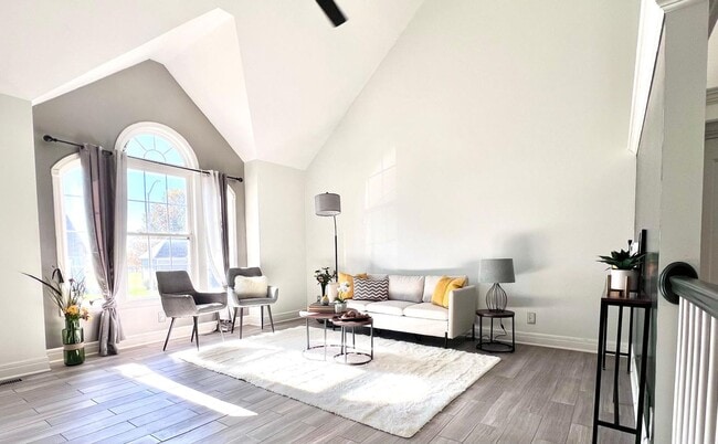 Building Photo - COMING SOON!! HUGE Northland 4 Bed 2.5 Bat...