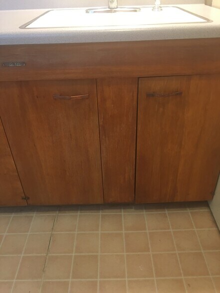 Building Photo - 1165 NE Harvey Rd