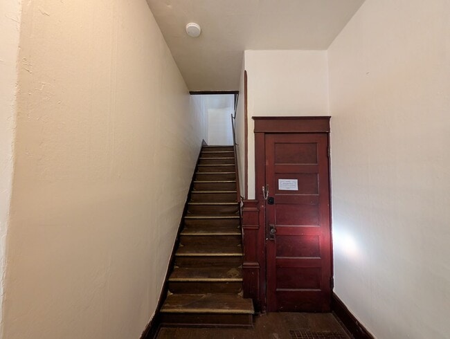 Building Photo - 11thStPl114(1-4)