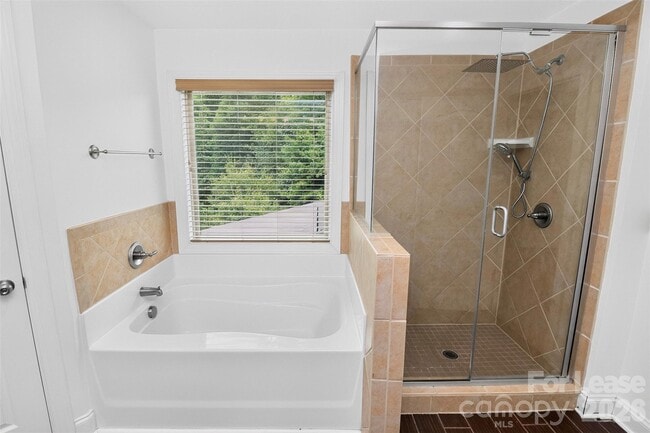 Building Photo - 549 Daventry Ct