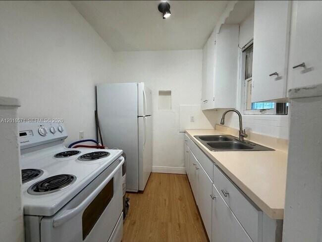 Building Photo - 405 NW 64th St