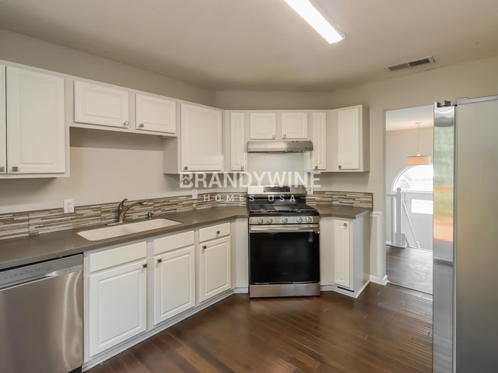 Building Photo - 113 Eva Dr