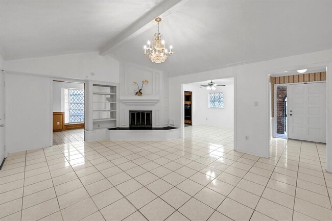 Building Photo - 12415 Lima Dr