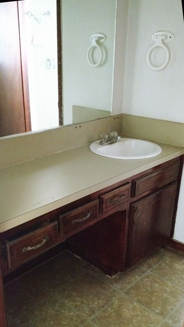 Building Photo - 207 E Hogan Dr