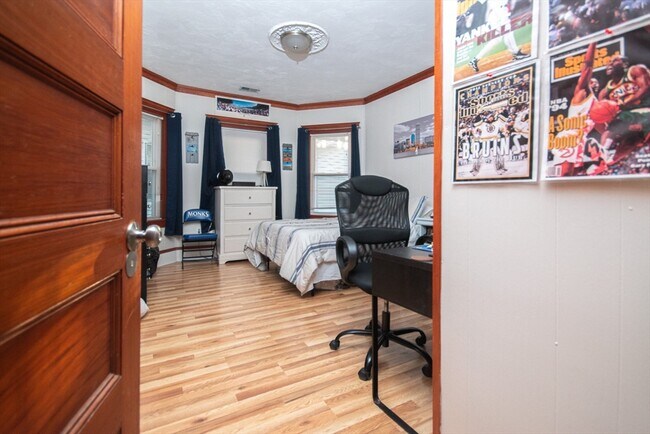 Building Photo - 21 Edison Green