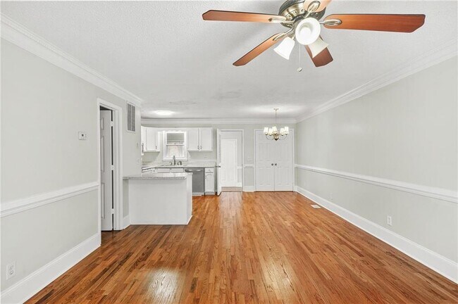Building Photo - 140 Davis Mill Ct