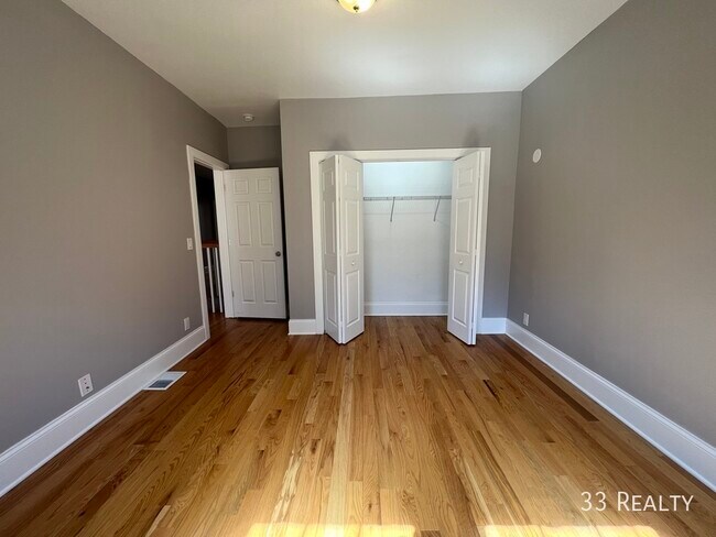Building Photo - 936 Pleasant St