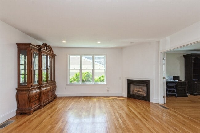 Building Photo - 37 Philbrick Rd