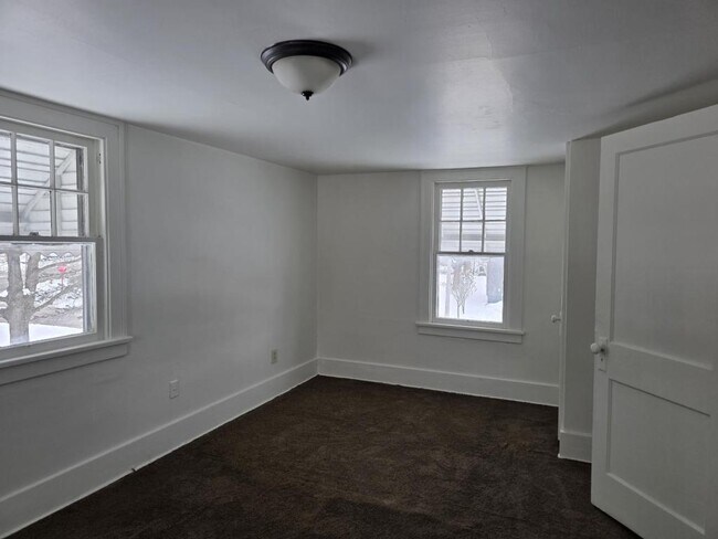 Building Photo - 1028 Clearview St NW