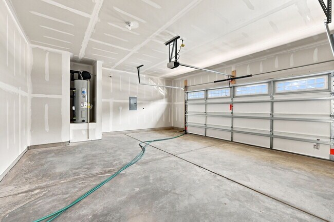 Building Photo - 219 Deercroft Dr