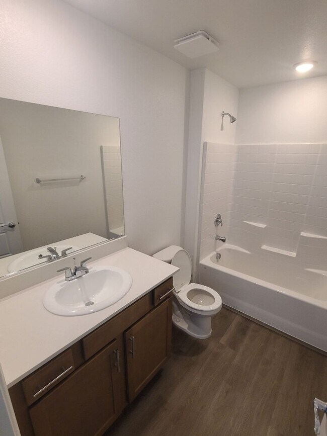 Building Photo - 1092 Saffron Toucan Ln