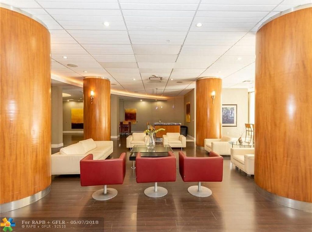 Building Photo - 3000 S Ocean Dr