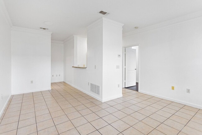 Building Photo - 17906 Villa Creek Dr