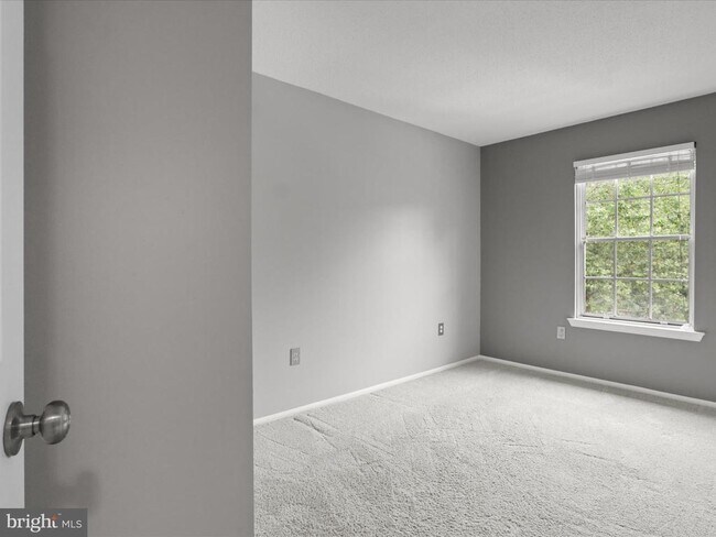 Building Photo - 7737 Inversham Dr
