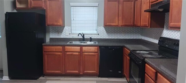 Building Photo - 2324 Coach Way