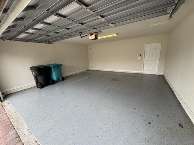 Building Photo - 11902 Lorenza Ln