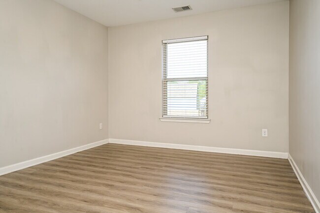 Building Photo - 706 Galveston Way