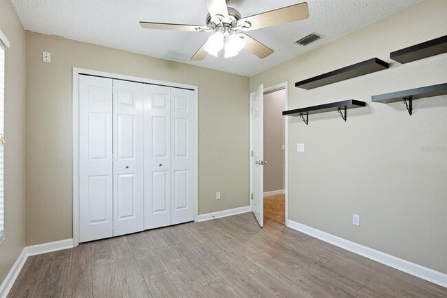 Building Photo - 349 Fountainview Cir