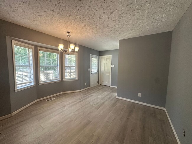 Building Photo - 407 Southmoor Cir