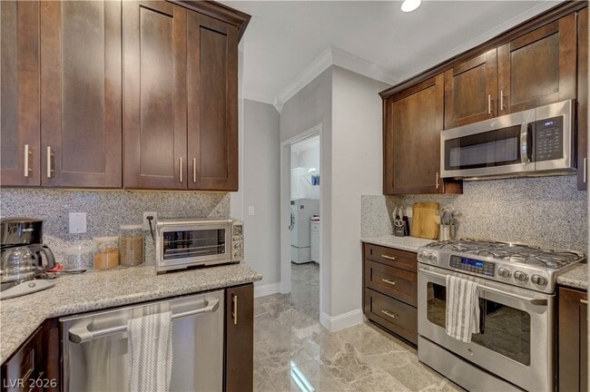 Building Photo - 2050 W Warm Springs Rd