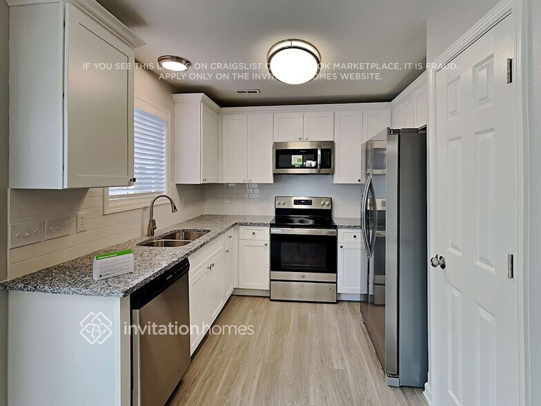 Building Photo - 4002 Salmon River Dr
