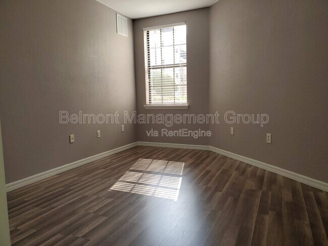 Building Photo - 5550 E Michigan St