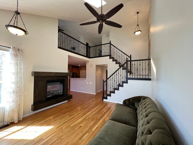 Building Photo - Splendid Townhome in Castle Pines