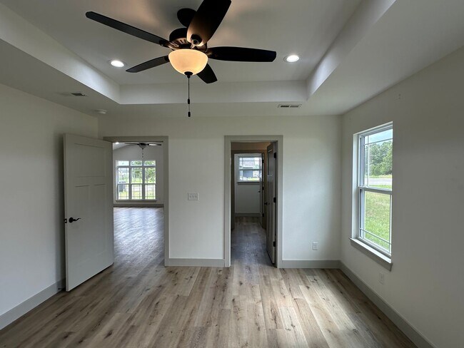 Building Photo - 3 Bedroom 2 Bath Built in 2025
