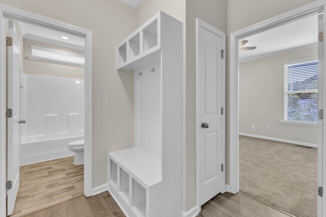 Building Photo - 4701 Kia Dr