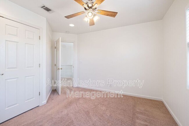 Building Photo - 1003 Canyon Edge Dr