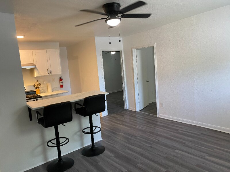Building Photo - 5415 Buena Vista St