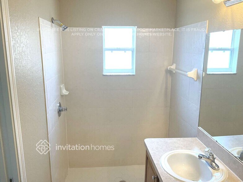 Building Photo - 1660 Taylor Brooke Dr