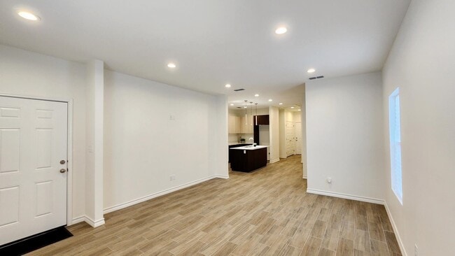 Building Photo - 5702 Moses Lp