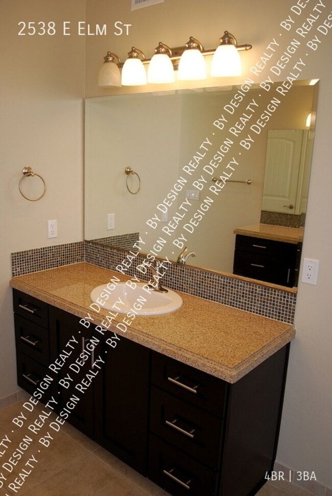 Building Photo - Blenman Elm 4 Bed 3 Bath Custom Home