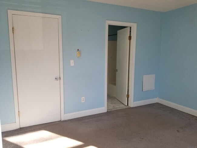 Building Photo - 1 Abbott Rd