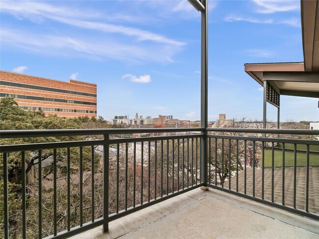 Building Photo - 911 Keith Ln