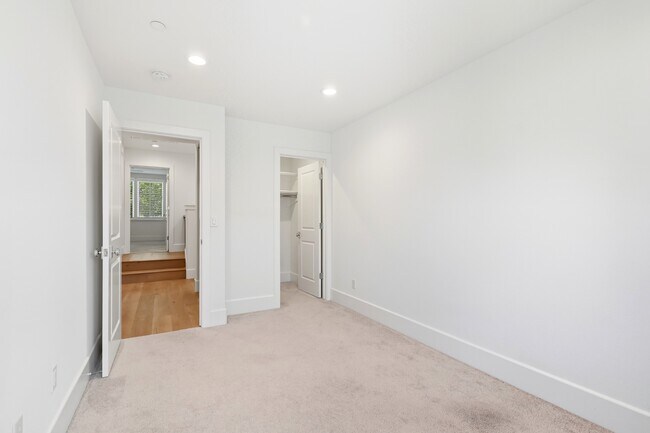 Building Photo - 39527 Stevenson Pl