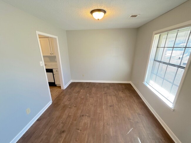 Building Photo - 6234 Midsummer Way