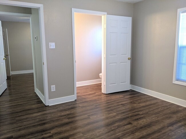 Building Photo - Available for April Move in! - Renovated 3 Bed 1.5 Bath House Biking Distance to Campus!