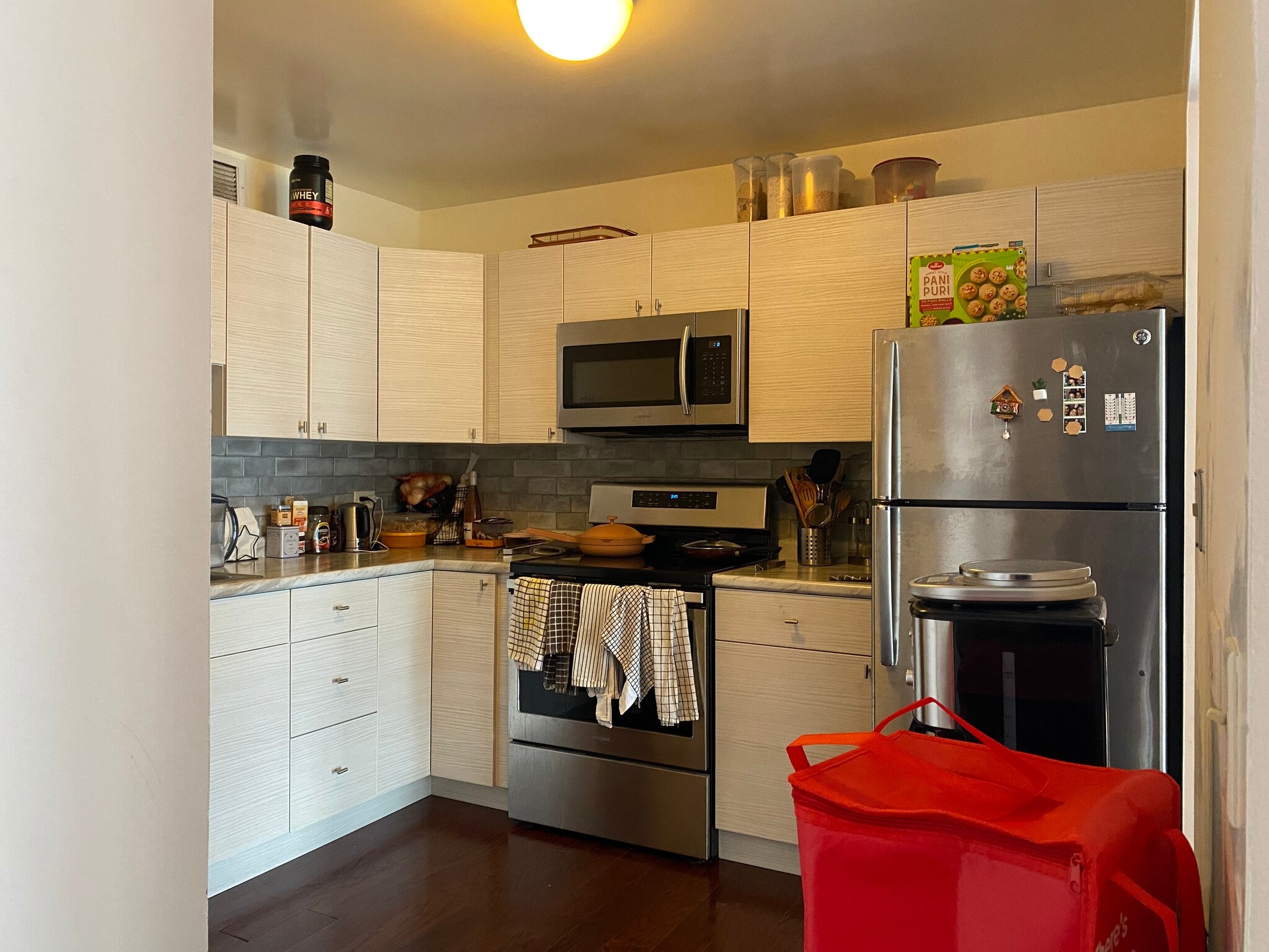 Kitchen - 200 Dearborn N St
