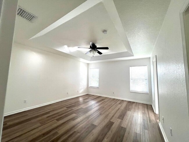 Building Photo - 4406 Windmill Palm Way