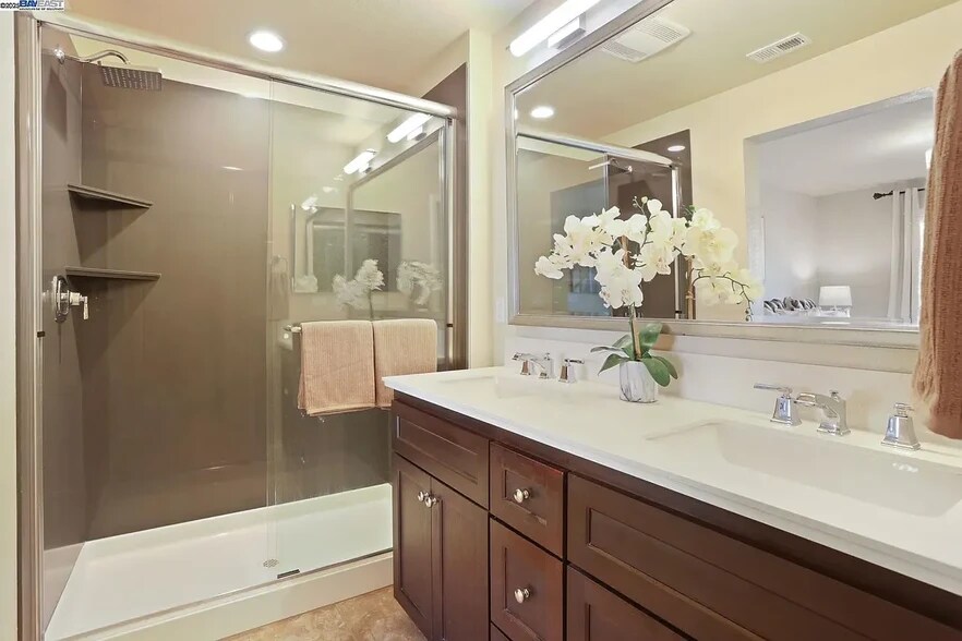 Building Photo - 833 Tranquility Cir