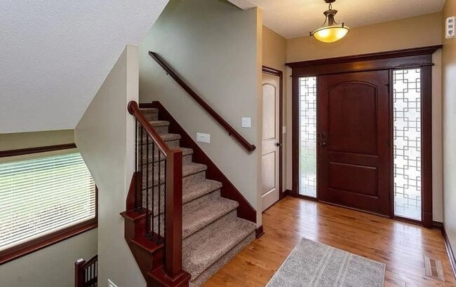 Building Photo - 8700 Wooded Point Dr