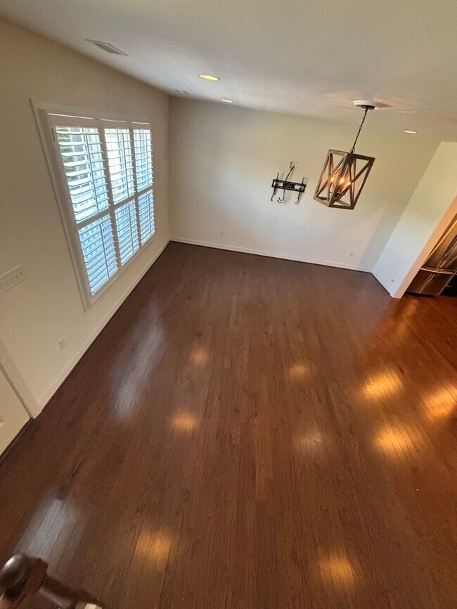 Building Photo - 4816 Village Walk